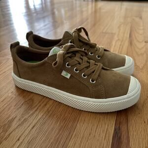 Cariuma Unisex Sneakers Oca Low Top Lace Up Suede Brown Women's 8.5 Men's 7 - BP